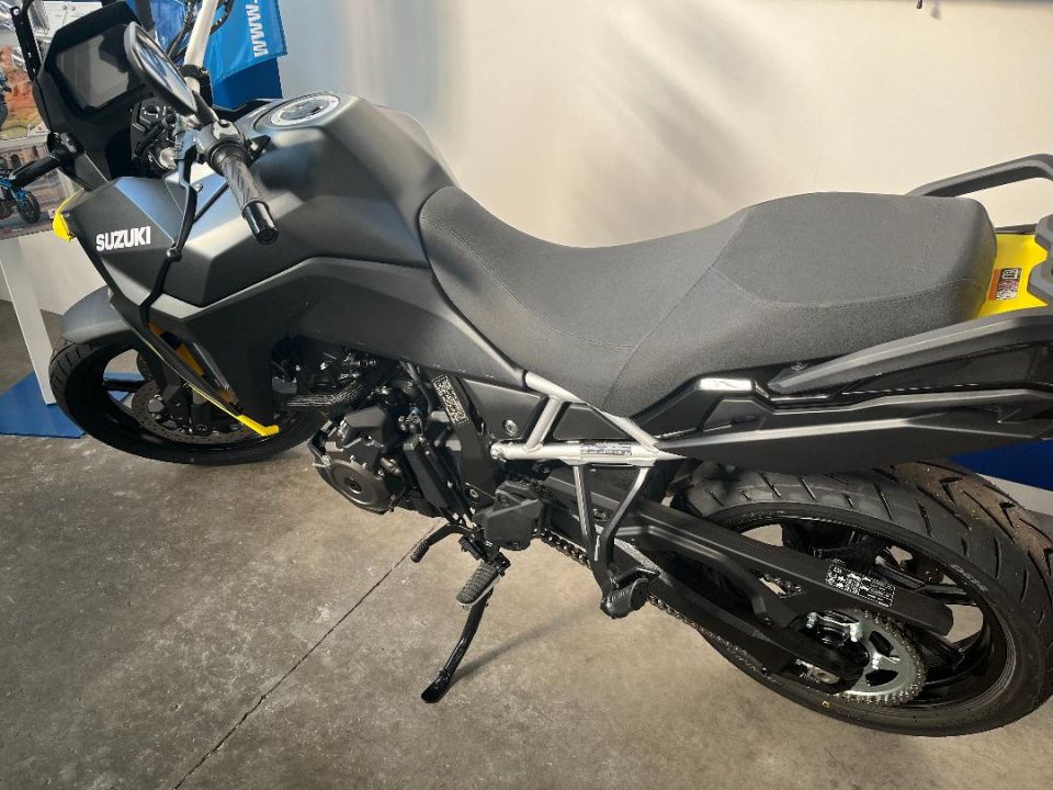 SUZUKI V-STROM 800 SE 4