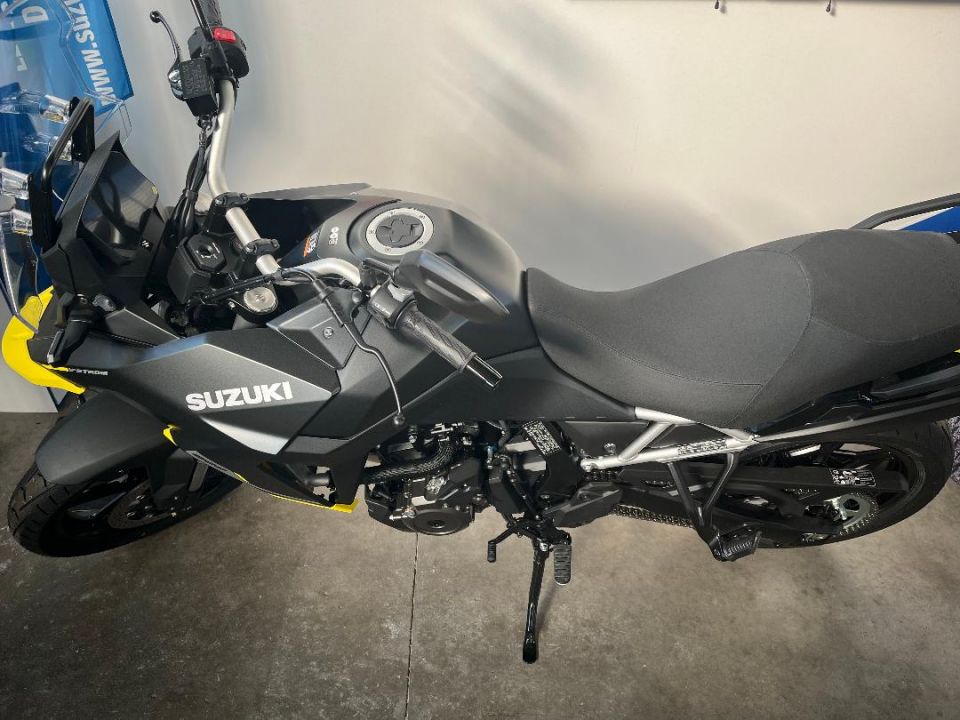 SUZUKI V-STROM 800 SE 4