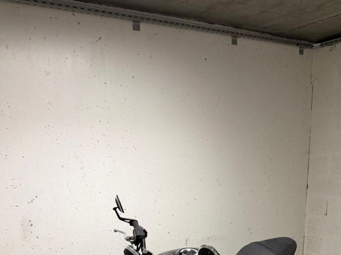 TRIUMPH TRIDENT 660 4