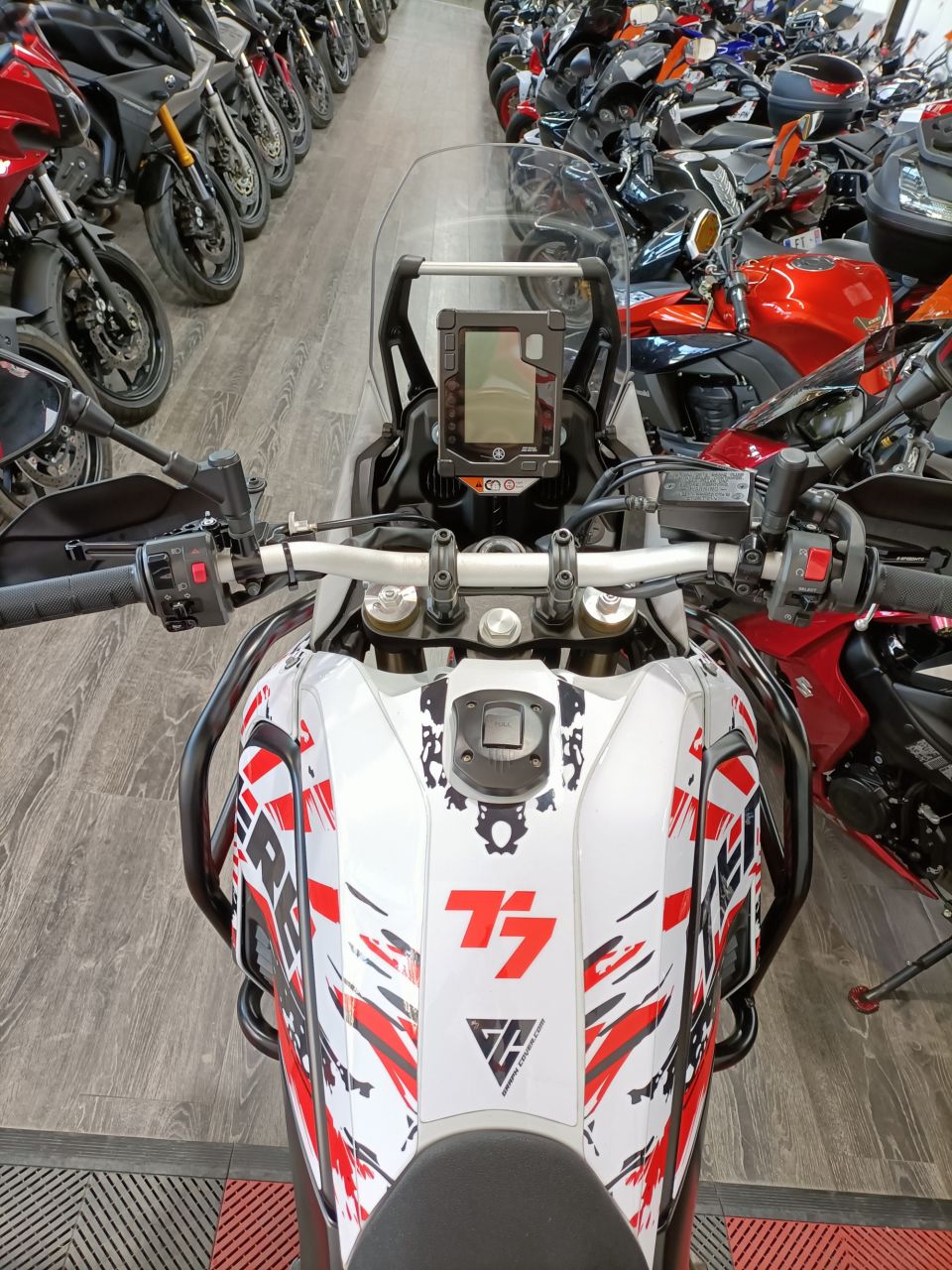 YAMAHA XTZ TENERE 700 4