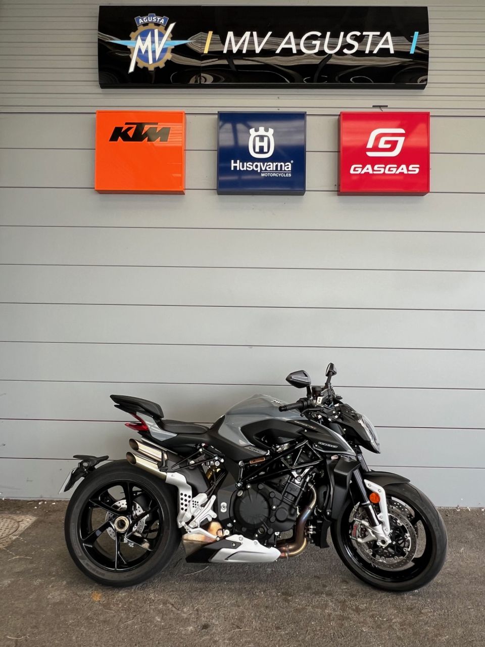 MV AGUSTA BRUTRALE 1000 RS 4