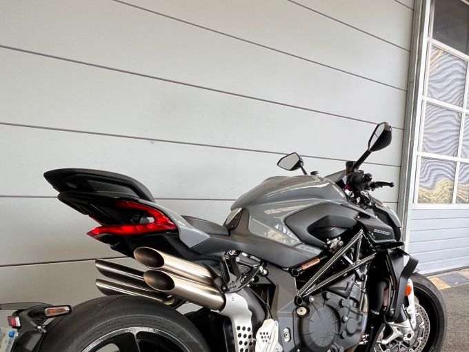 MV AGUSTA BRUTRALE 1000 RS 4