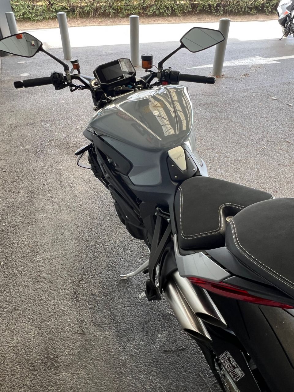 MV AGUSTA BRUTRALE 1000 RS 4