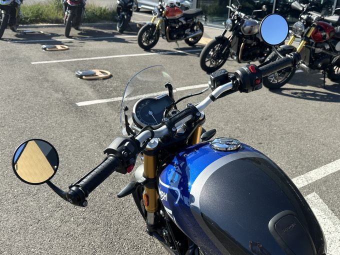 TRIUMPH SPEED 400 4