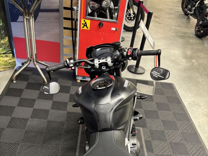 TRIUMPH STREET TRIPLE 765 RS 4