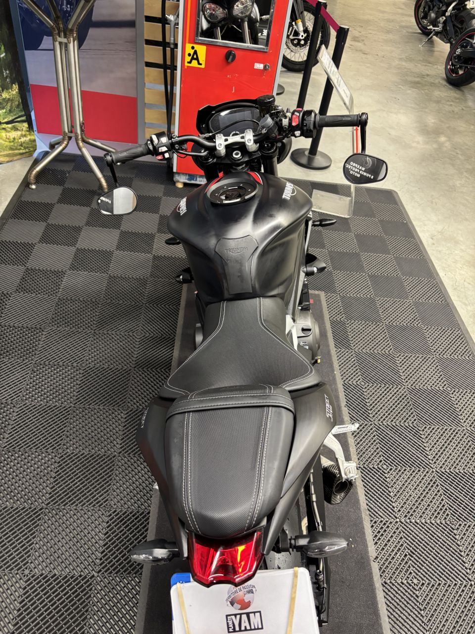 TRIUMPH STREET TRIPLE 765 RS 4