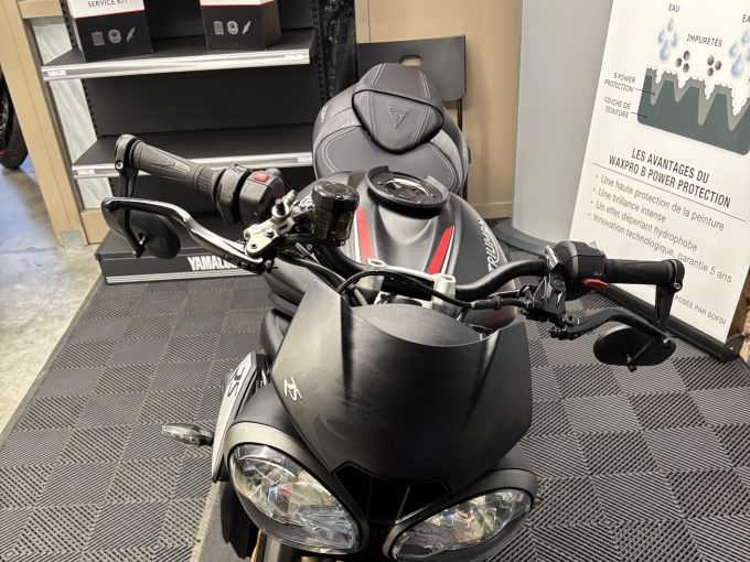 TRIUMPH STREET TRIPLE 765 RS 4