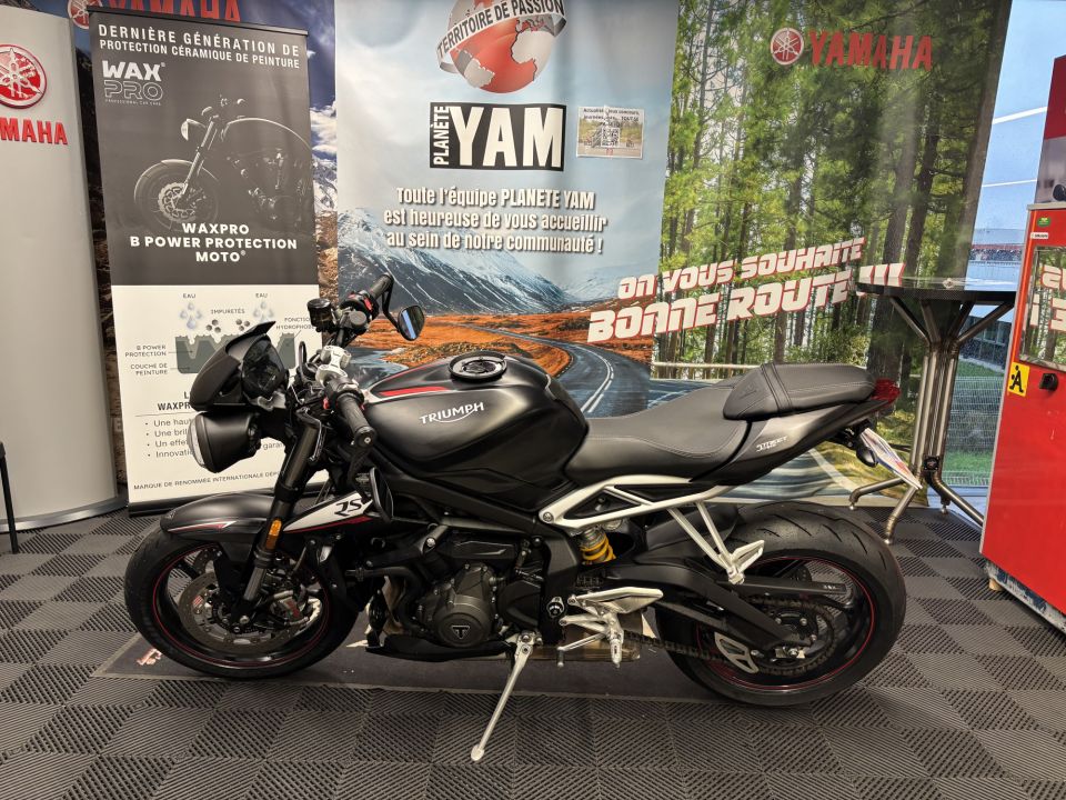 TRIUMPH STREET TRIPLE 765 RS 4