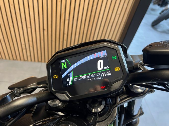 KAWASAKI Z650 ABS 4