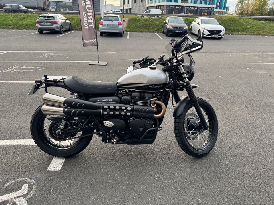 TRIUMPH STREET SCRAMBLER  900 4