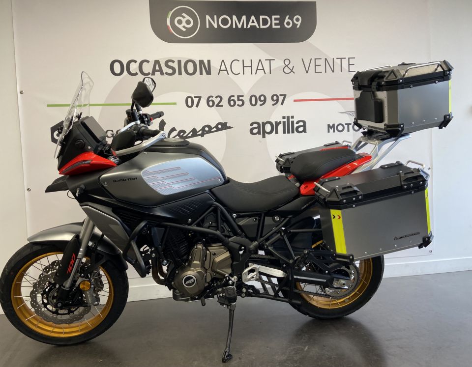 QJ MOTOR SRT 700 SX 4