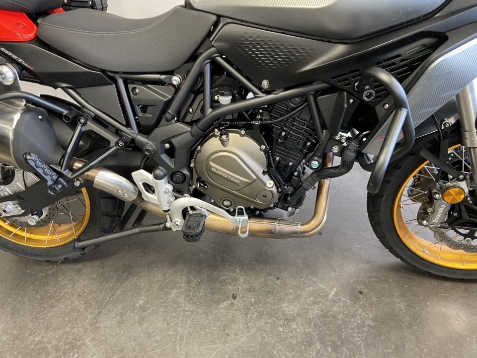 QJ MOTOR SRT 700 SX 4