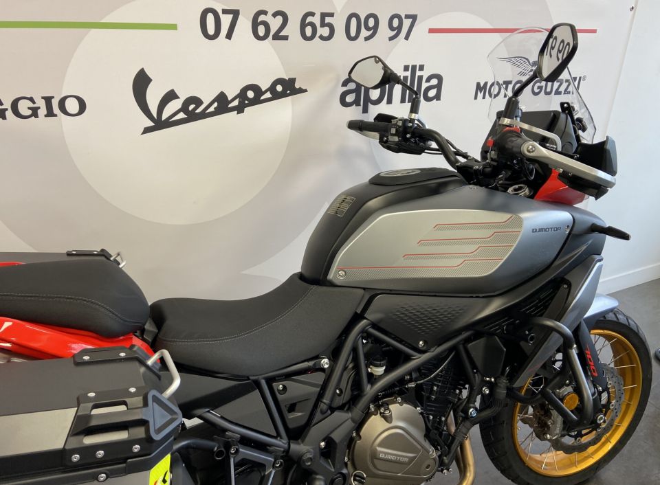 QJ MOTOR SRT 700 SX 4