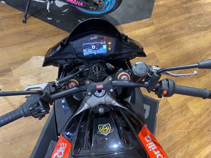 APRILIA TUONO 1100 V4 R 4