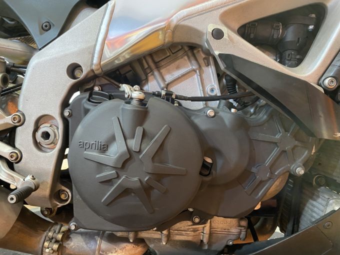 APRILIA TUONO 1100 V4 R 4