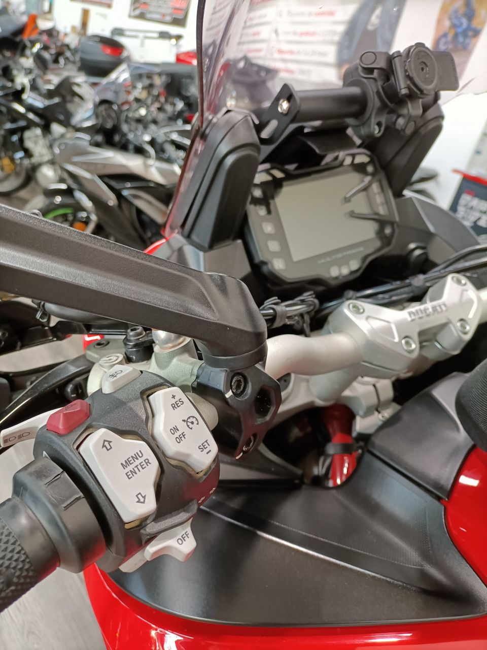 DUCATI MULTISTRADA 1200 S TOURING D-AIR 4