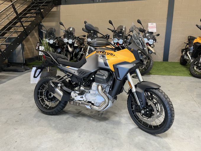 MOTO GUZZI STELVIO 4