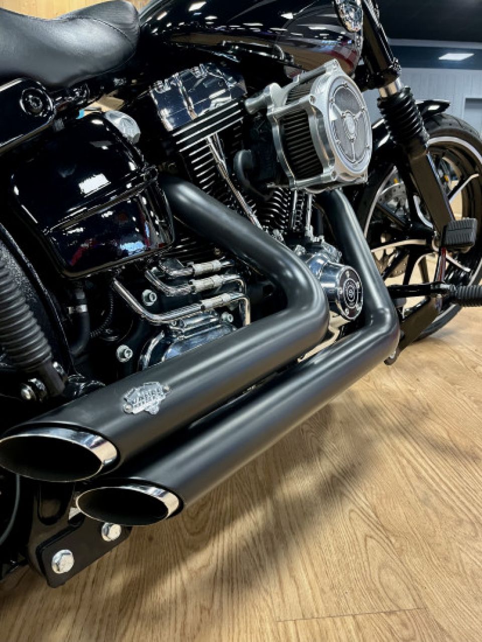 HARLEY-DAVIDSON Softail Breakout FXS 103 4