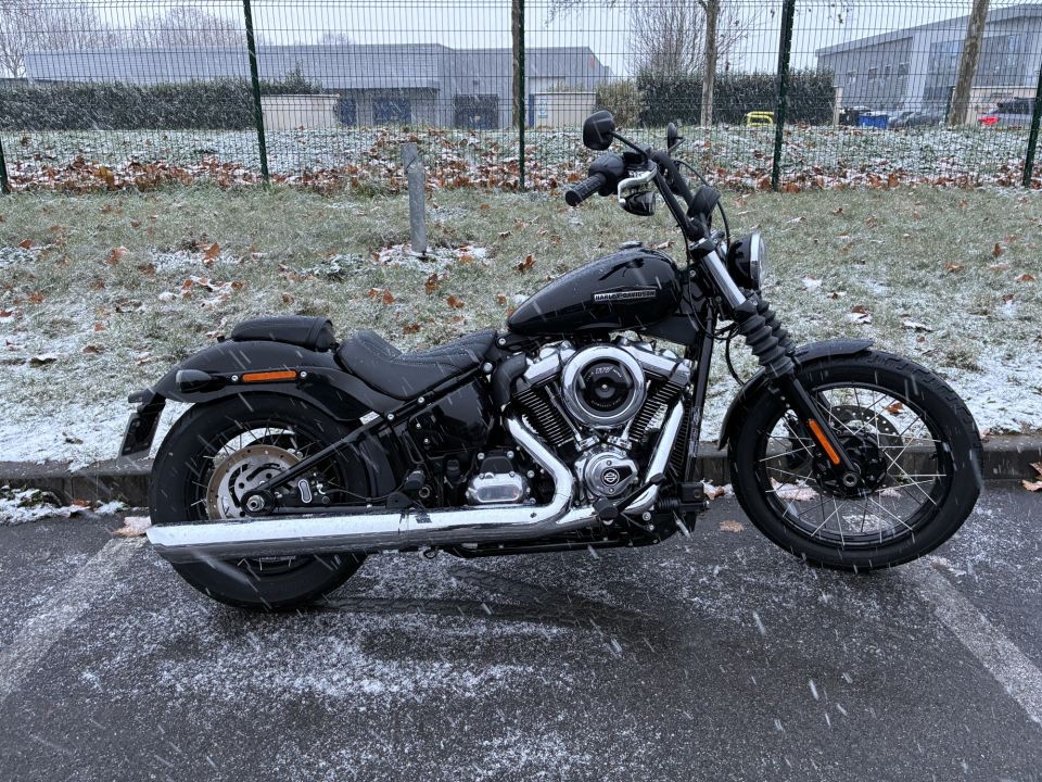 HARLEY-DAVIDSON SOFTAIL STREET BOB 1868 4