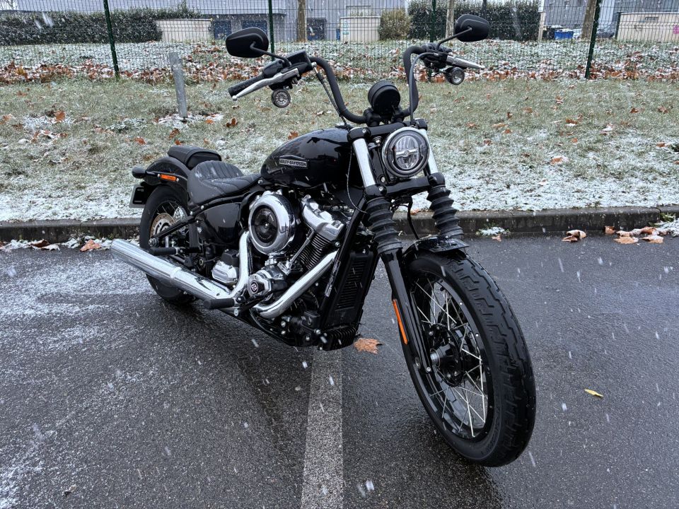 HARLEY-DAVIDSON SOFTAIL STREET BOB 1868 4