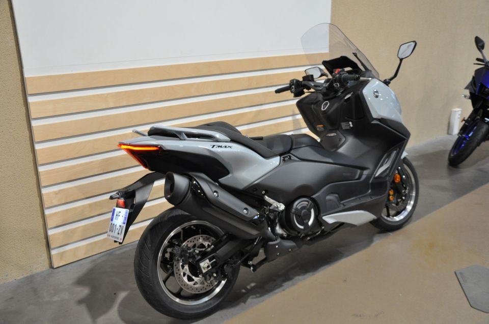 YAMAHA XP T-MAX 560 TECH MAX 4