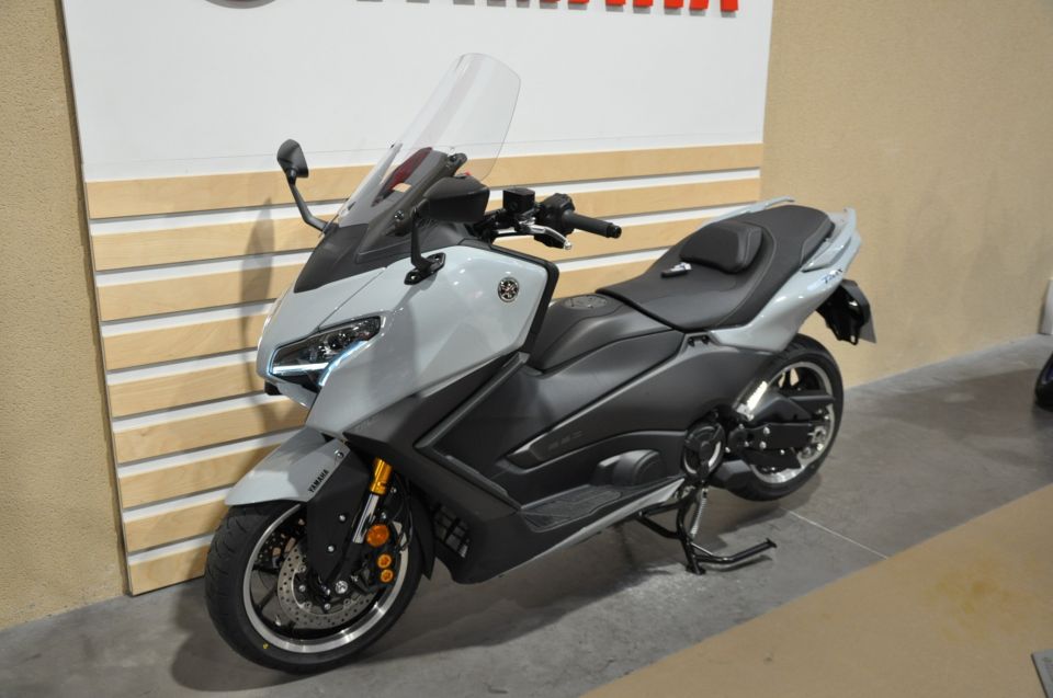 YAMAHA XP T-MAX 560 TECH MAX 4