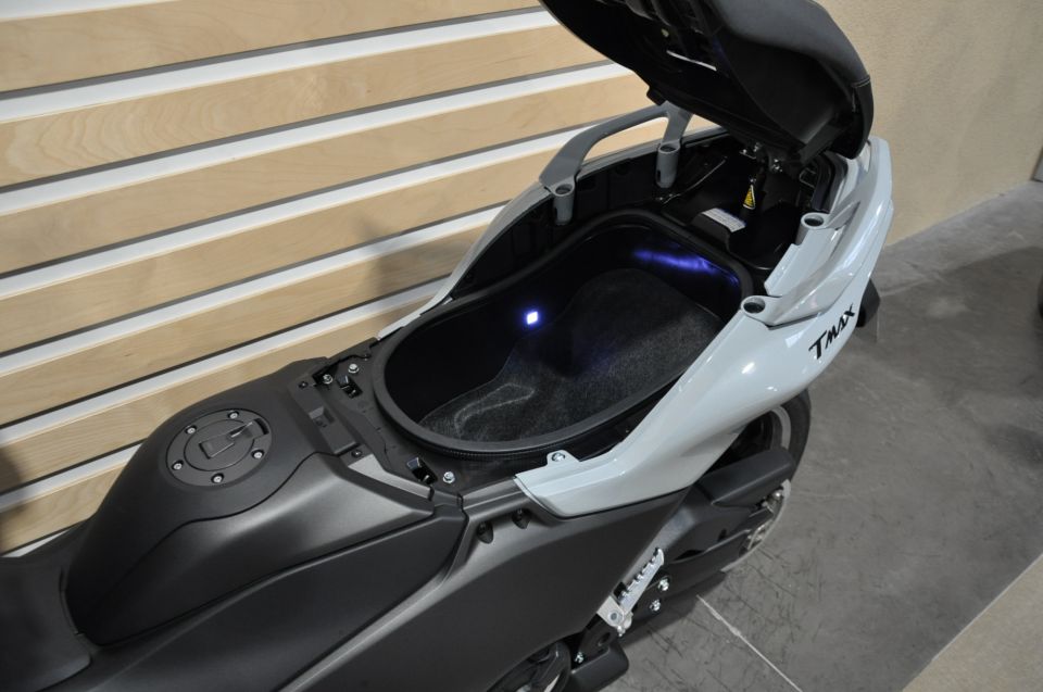 YAMAHA XP T-MAX 560 TECH MAX 4