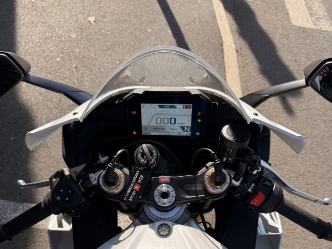 APRILIA RSV4 1100 FACTORY 4