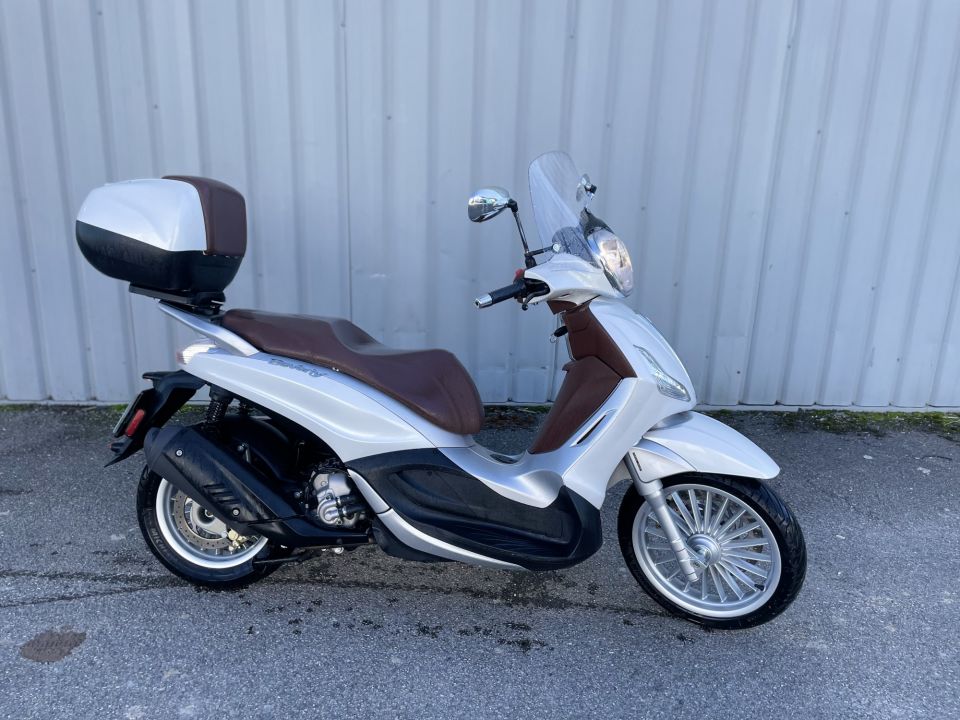PIAGGIO BEVERLY 125 4