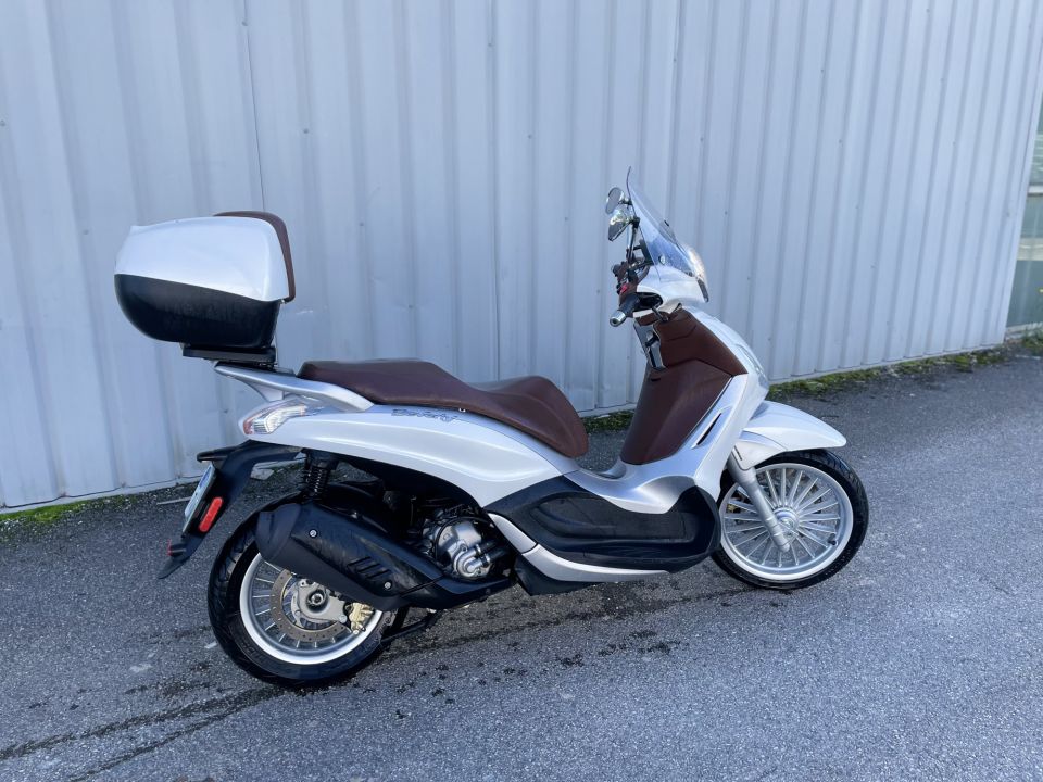 PIAGGIO BEVERLY 125 4