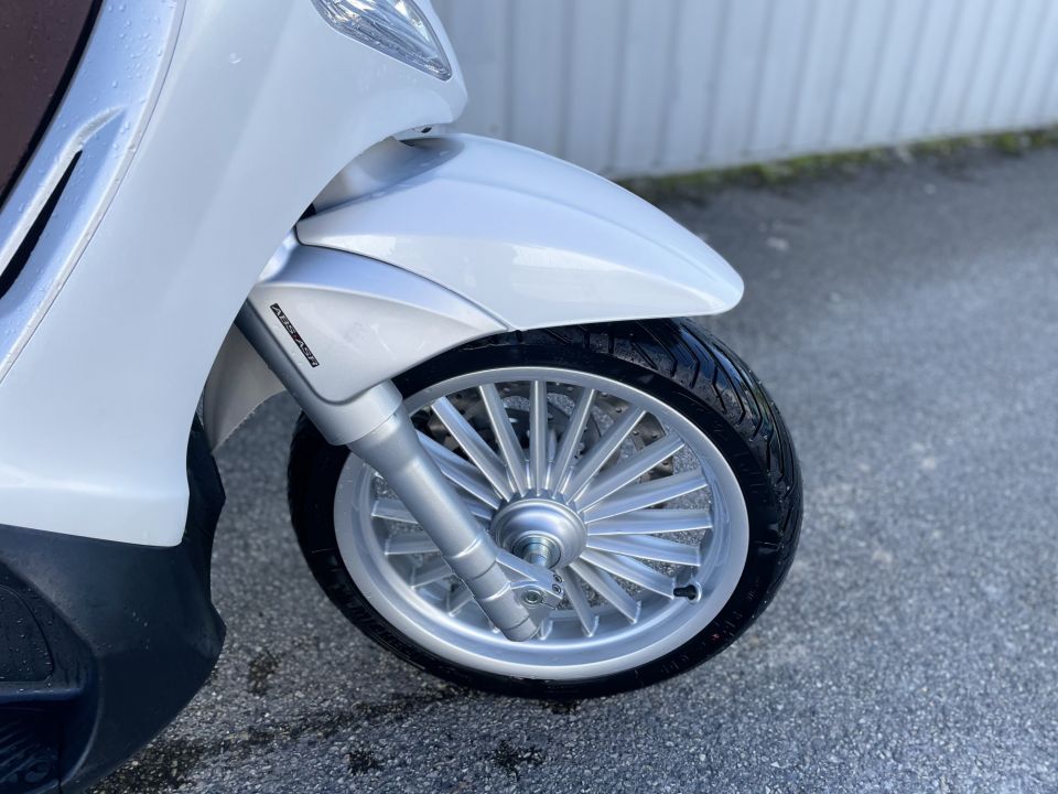 PIAGGIO BEVERLY 125 4