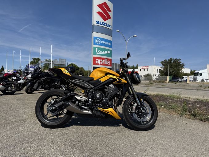 TRIUMPH STREET TRIPLE 765 RS 4