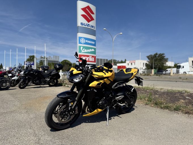 TRIUMPH STREET TRIPLE 765 RS 4