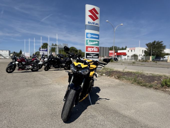 TRIUMPH STREET TRIPLE 765 RS 4