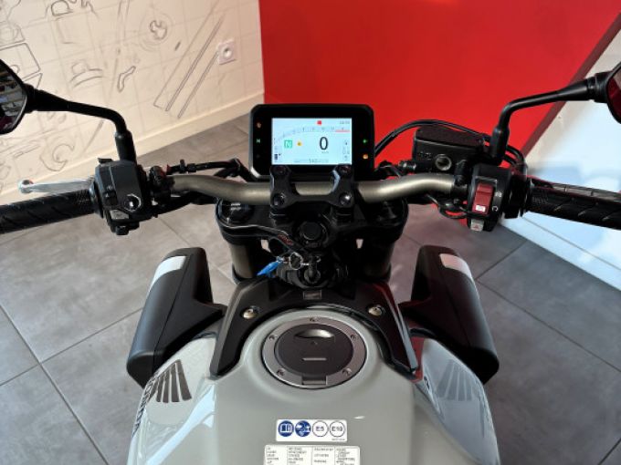 HONDA CB650R Neo Sports Café 4