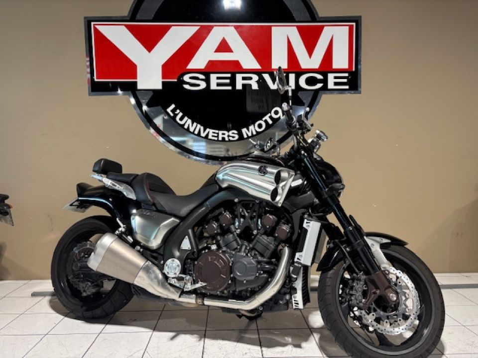 YAMAHA V-MAX 1700 4