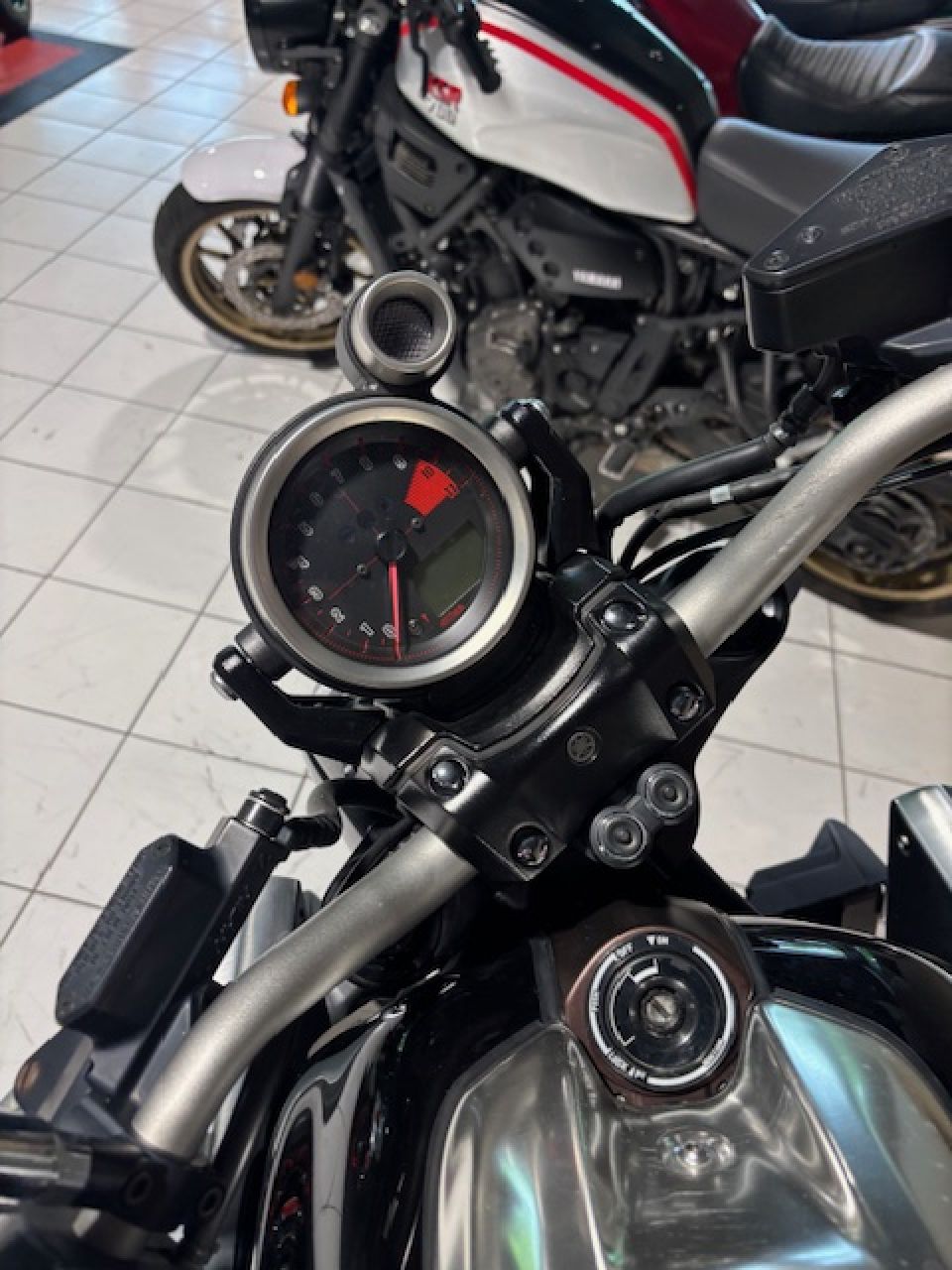YAMAHA V-MAX 1700 4