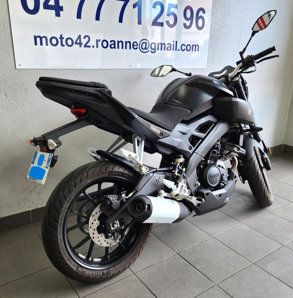 YAMAHA MT-125 4