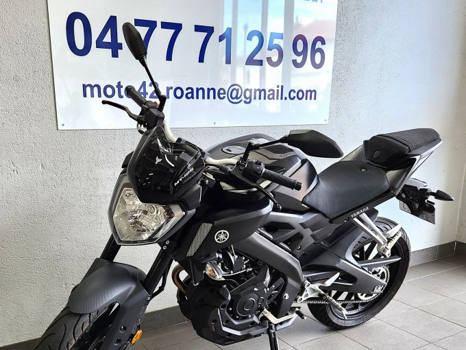 YAMAHA MT-125 4