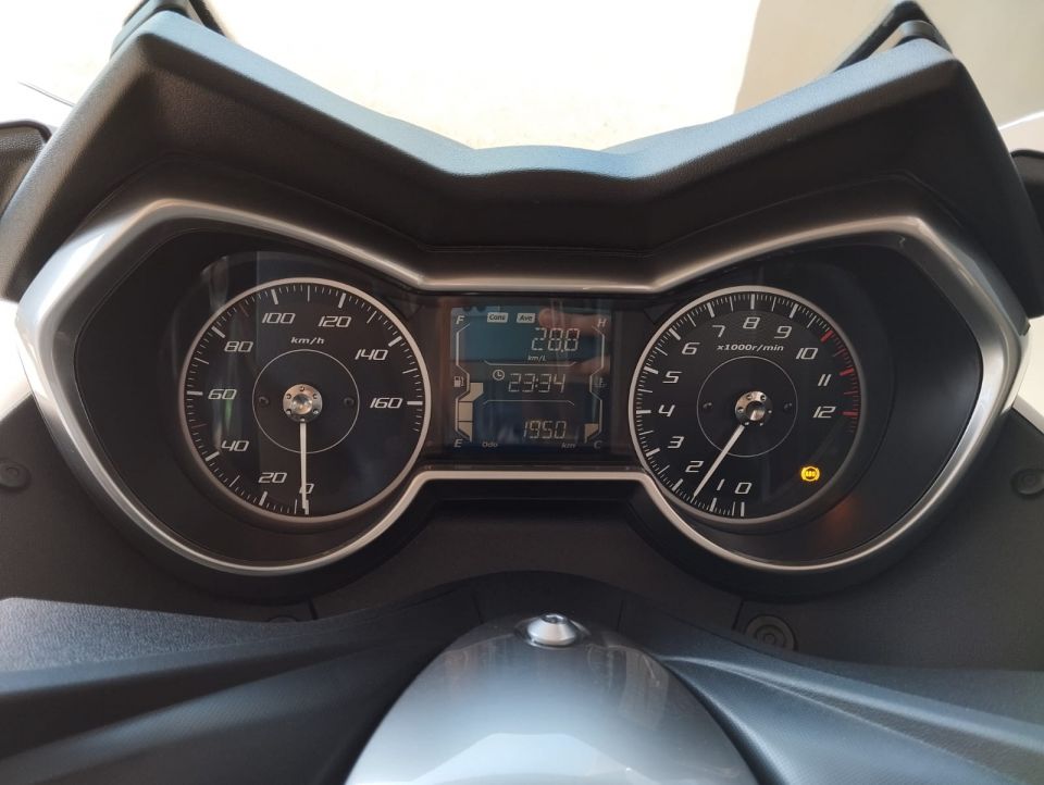 YAMAHA X-MAX 125 TECH MAX 4