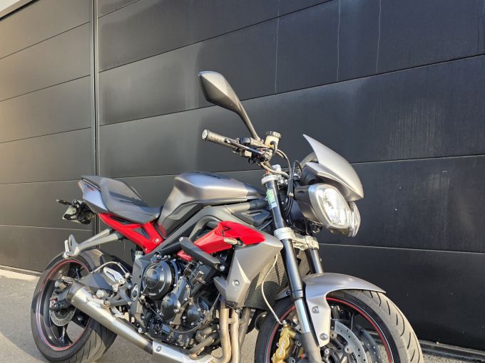 TRIUMPH STREET TRIPLE 675 R 4