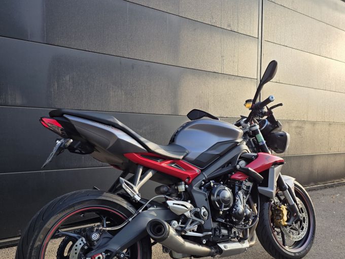 TRIUMPH STREET TRIPLE 675 R 4