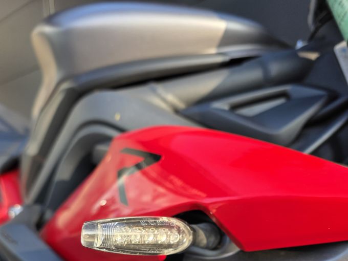 TRIUMPH STREET TRIPLE 675 R 4