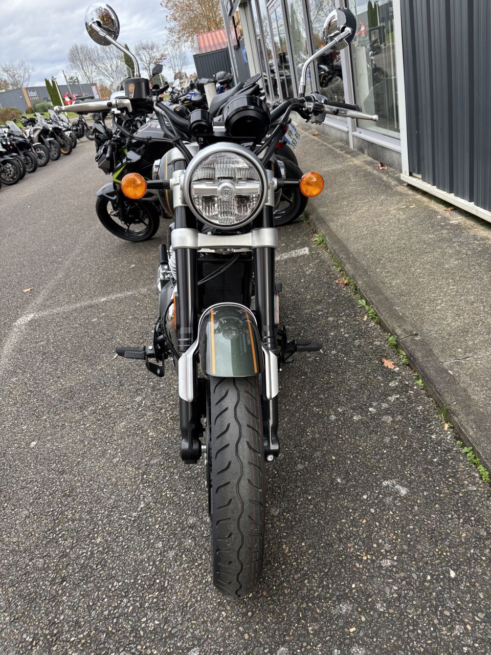 ROYAL ENFIELD SUPER METEOR 650 4