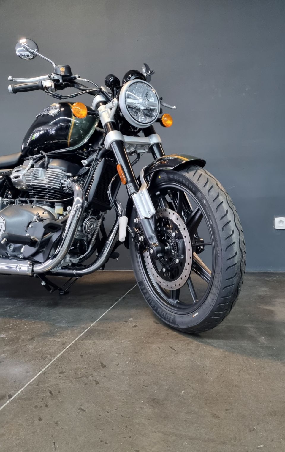 ROYAL ENFIELD SUPER METEOR 650 4