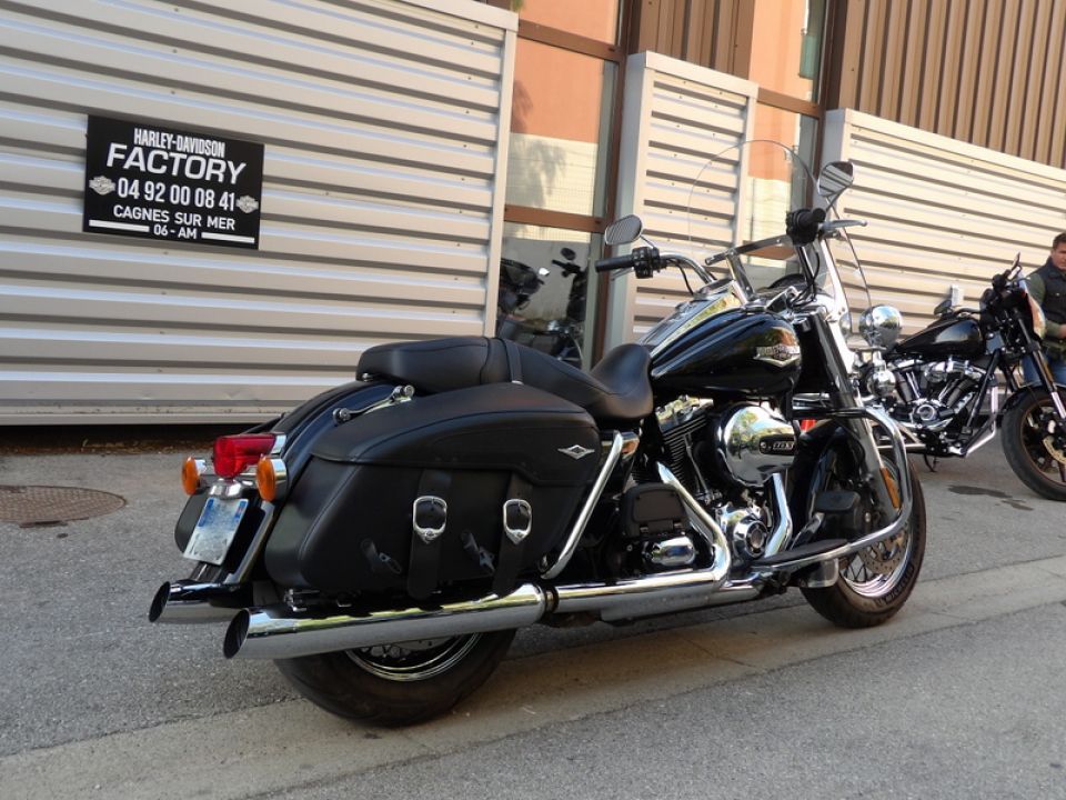 HARLEY-DAVIDSON TOURING ROAD KING 1690 4