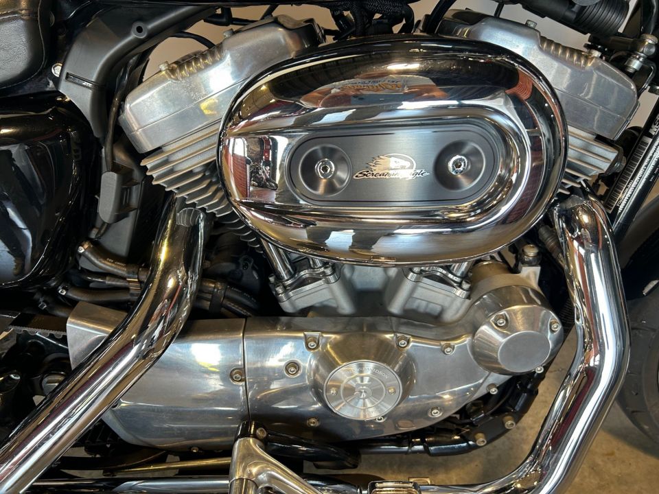 HARLEY-DAVIDSON SPORTSTER 883 LOW 4