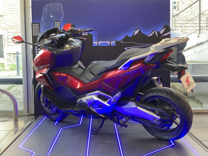 HONDA FORZA 750 4