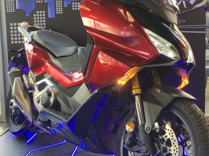 HONDA FORZA 750 4