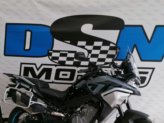 CF MOTO MT 800 4